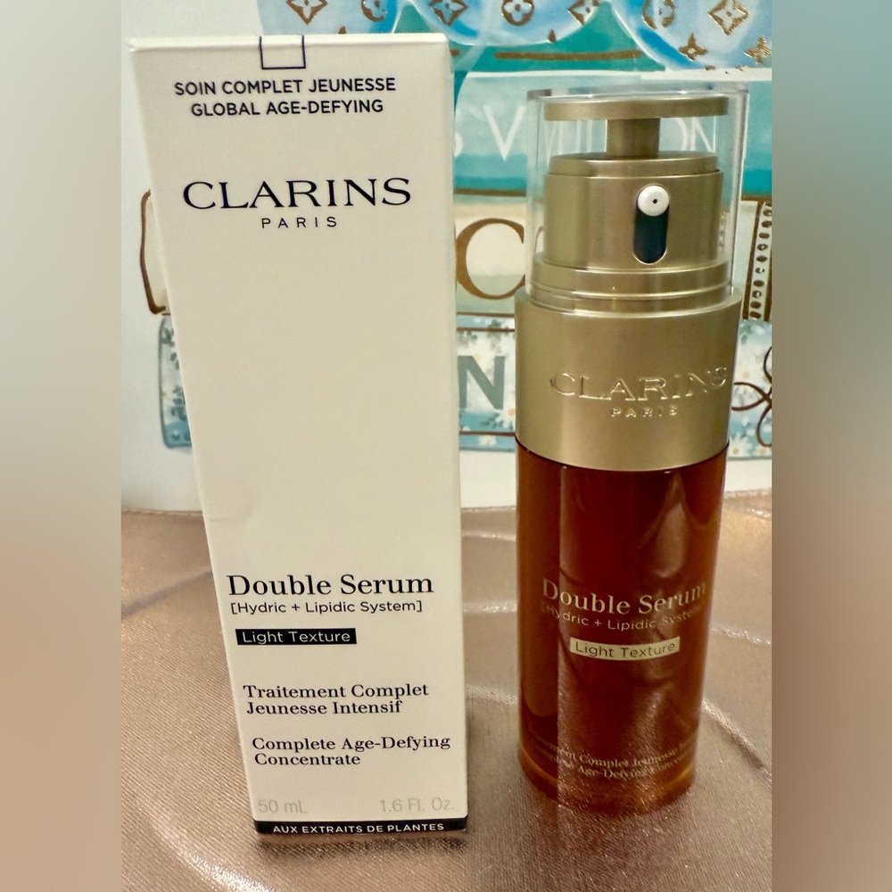 Clarins Double Serum Light Texture - 50ml/1.6 fl oz. 🔥